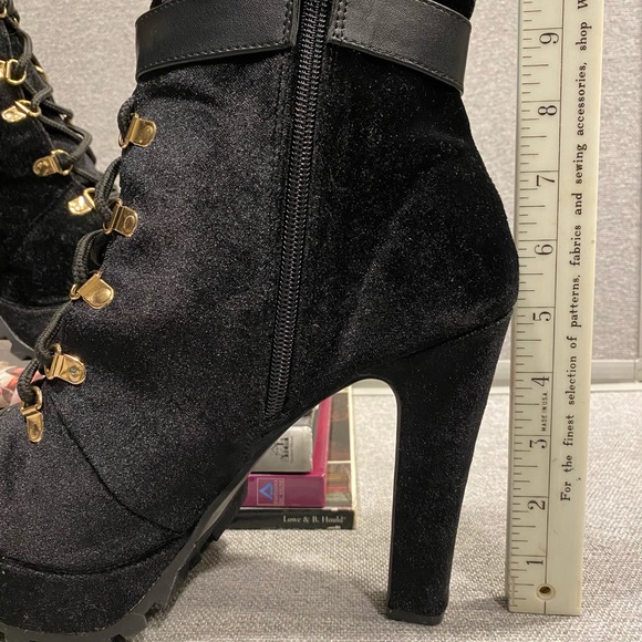 Sexy Robyn Trendy Combat Boots - Picture 5 of 7